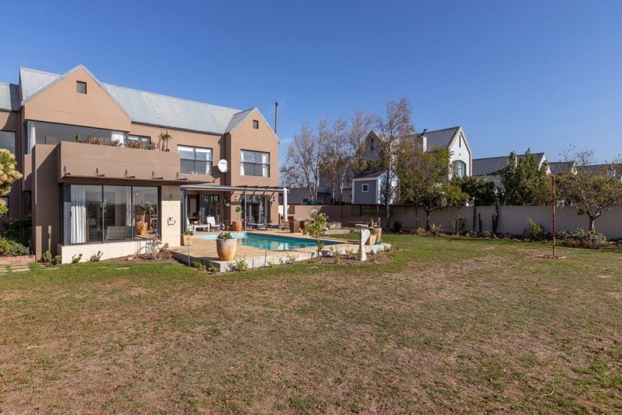 4 Bedroom Property for Sale in De Wijnlanden Residential Estate Western Cape